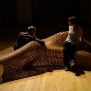 Muebles de roble Doblados al Vapor por Matthias Pleissnig
