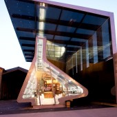 Pabellón Vinería Tondonia -  Zaha Hadid - España