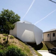 Wear House – Akitoshi UkaiAUAU – Japón