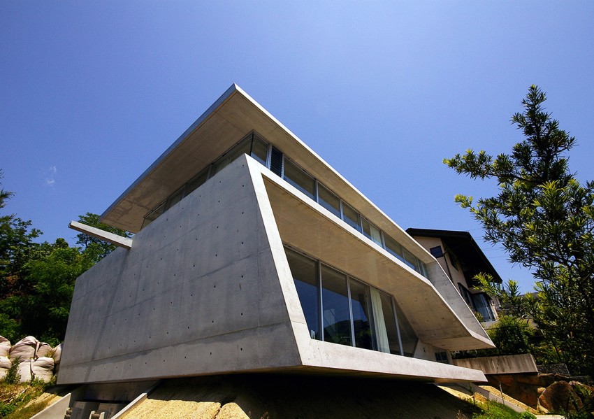 Edge House - Noriyoshi Morimura Architects & Associates - Japan