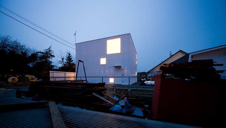 House of Trough - Jun Igarashi Architects - Japan