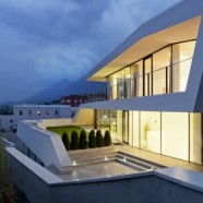 Giacomuzzi Commercial Building – monovolume architecture – Italy